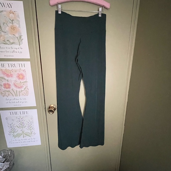 Offline by Aerie Deep Green Flare Leggings Sz XL - Picture 6 of 7